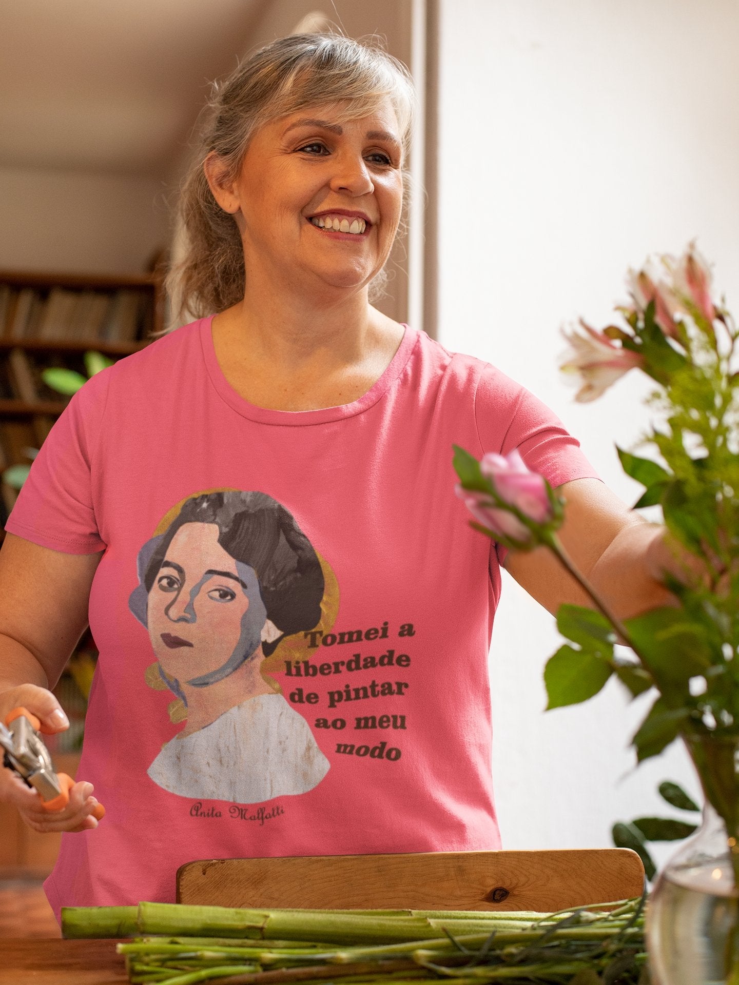 Camiseta Anita Malfatti - Feminina -camiseta- Editora Datum