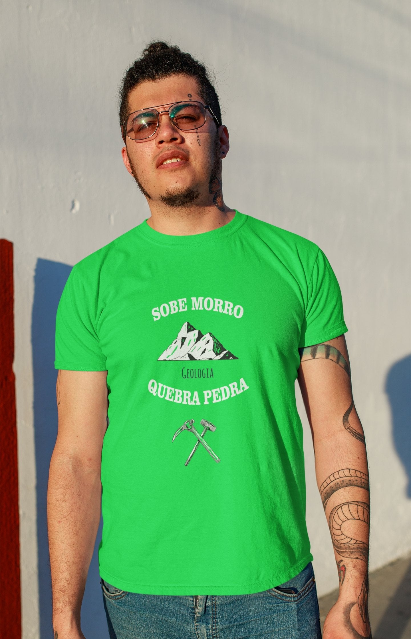 Camiseta Sobe Morro Quebra Pedra - Geologia - Masculino -camiseta- Editora Datum